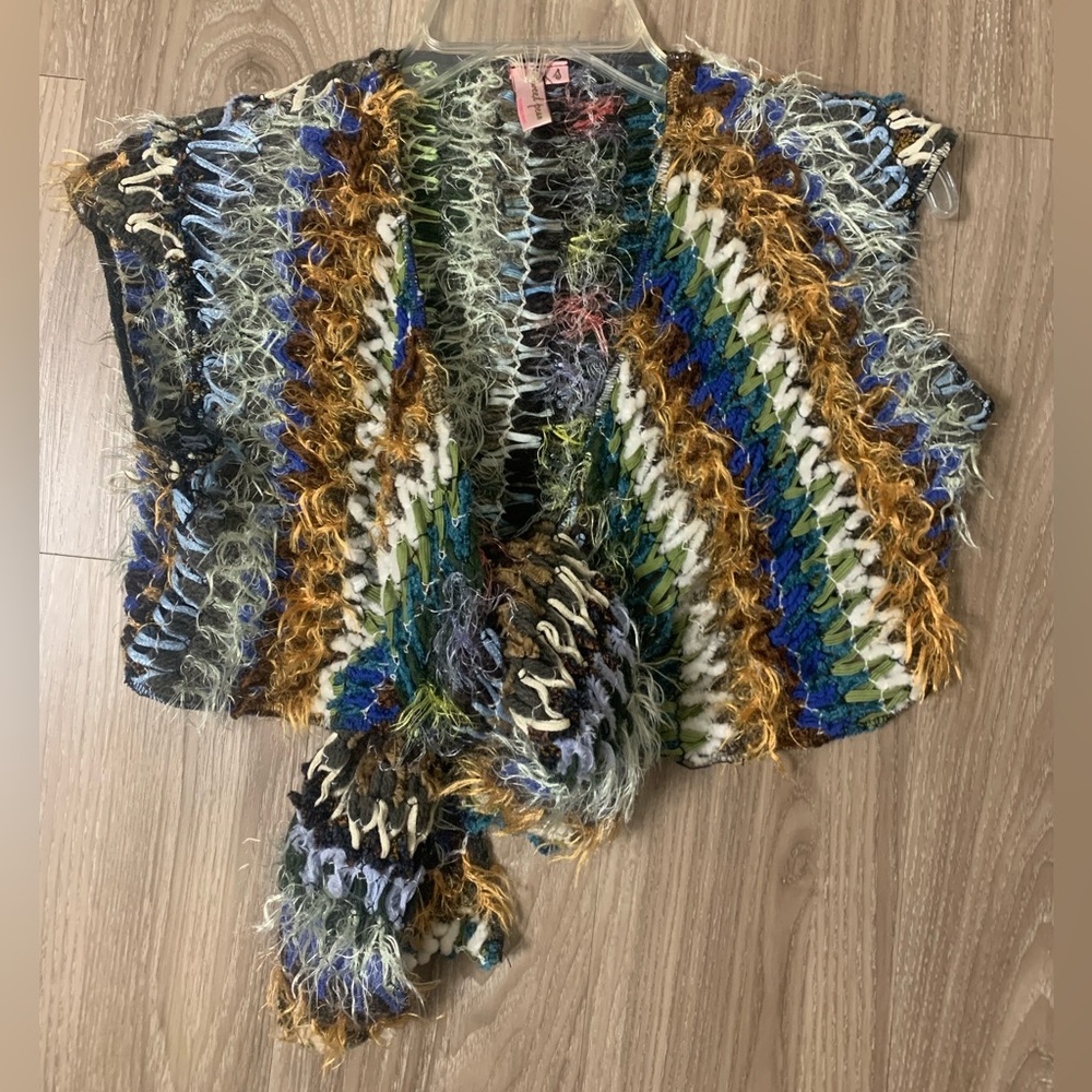 Sweet Pea Shrug
